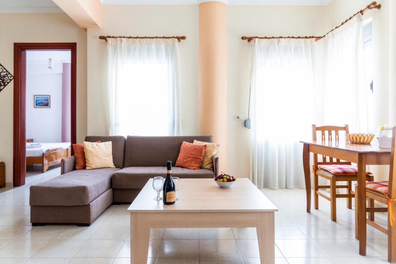 Work-Friendly Central Apartments, Sarande Exterior photo