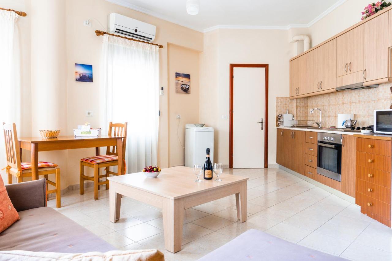Work-Friendly Central Apartments, Sarande Exterior photo