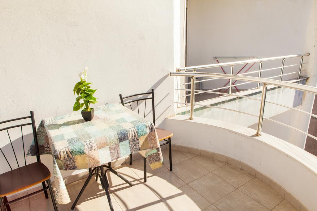 Work-Friendly Central Apartments, Sarande Exterior photo